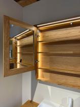 "Mare | Pure Kollektion" Spiegelschrank Wildeiche 2 Türen (optional mit LED) 